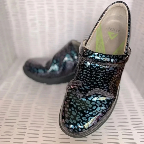 Nursemates Align Indya Clogs size 8.5 wide - Picture 1 of 7